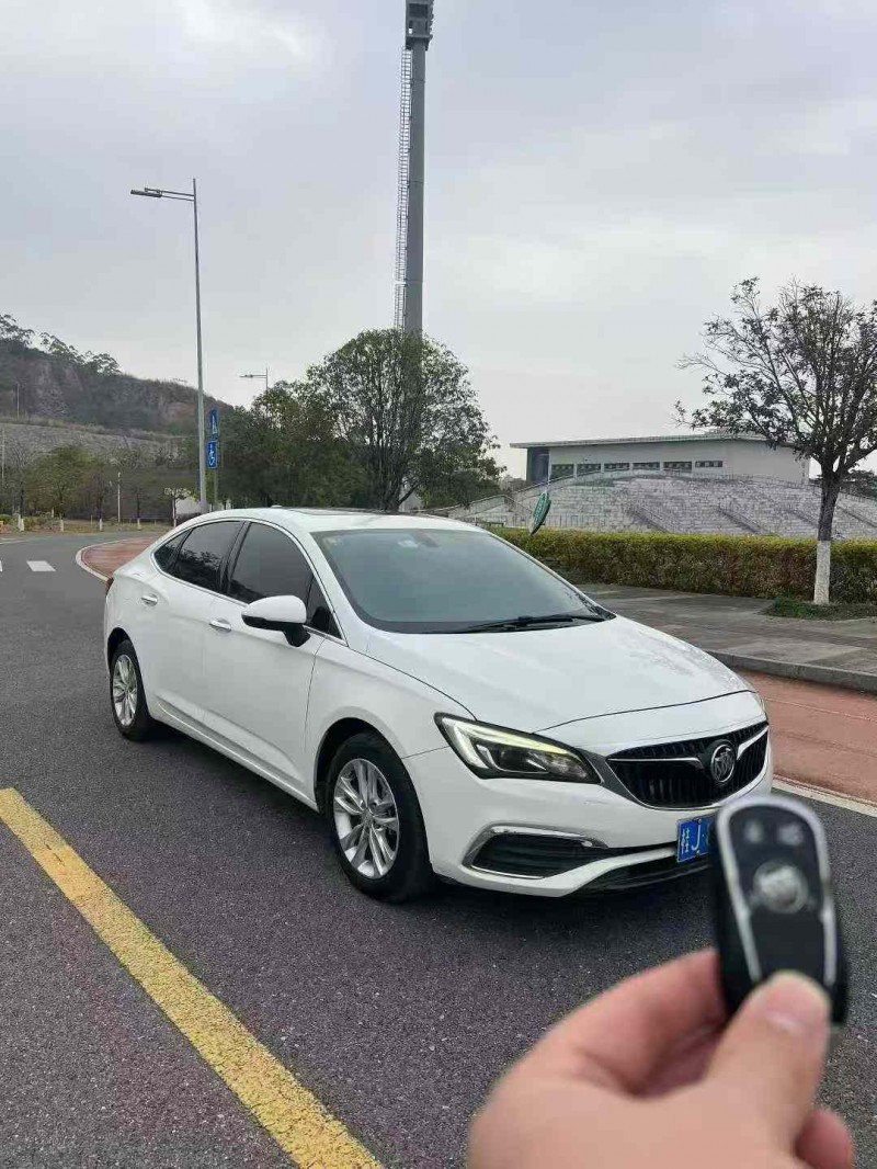 贺州17年别克威朗4