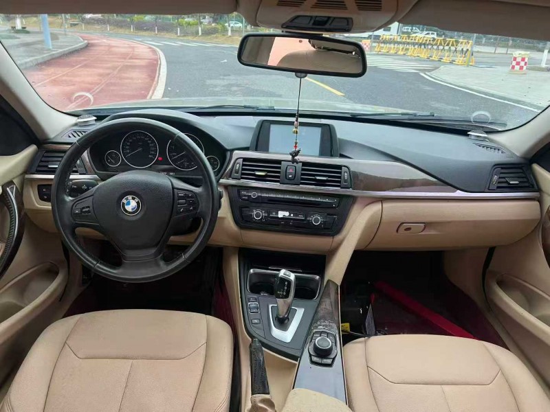 贺州13年宝马3系4