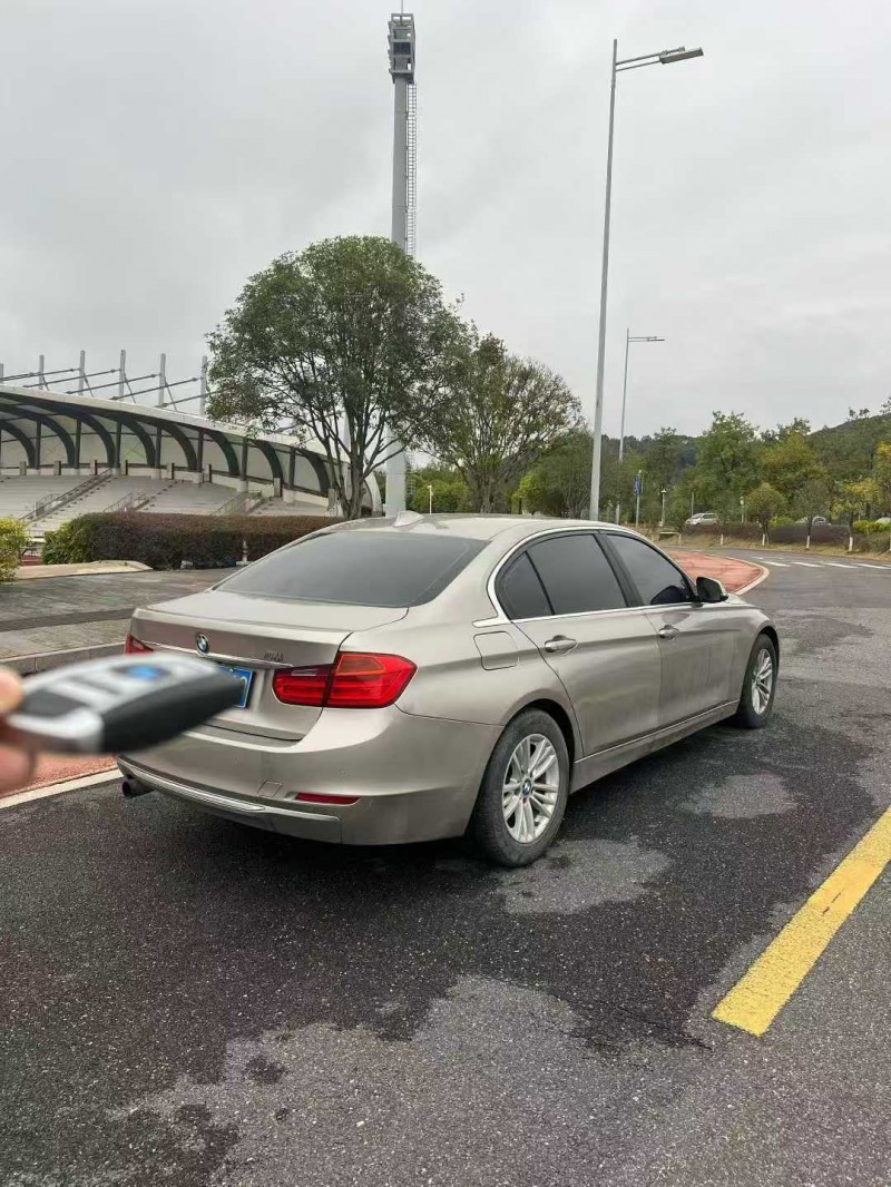 贺州13年宝马3系9