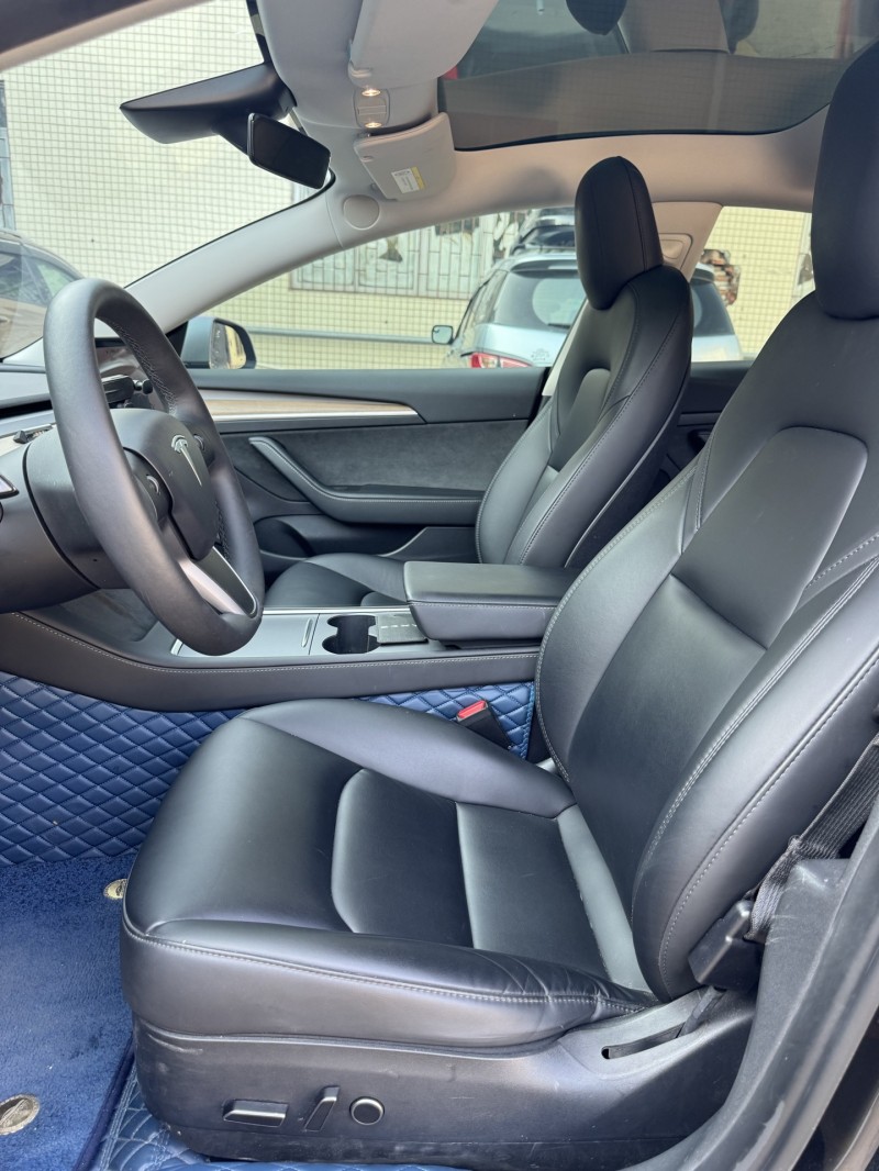 中山23年特斯拉MODEL 38
