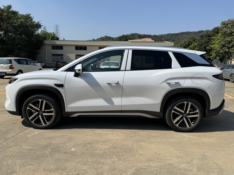 中山25年比亞迪宋3