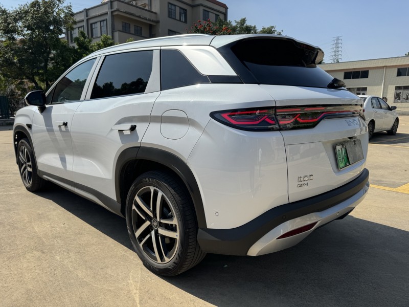 中山25年比亞迪宋4