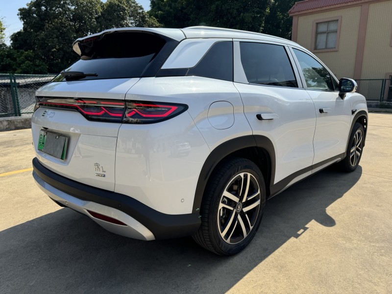 中山25年比亞迪宋5