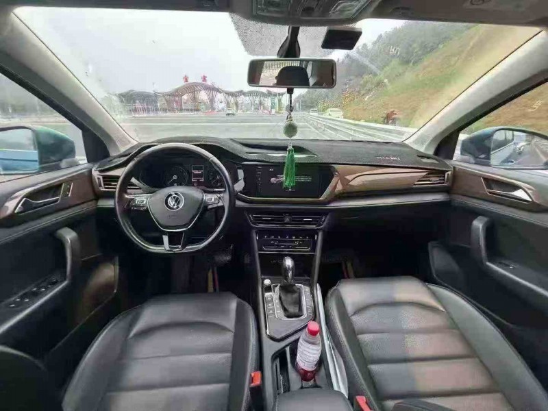 重慶20年大眾途岳4