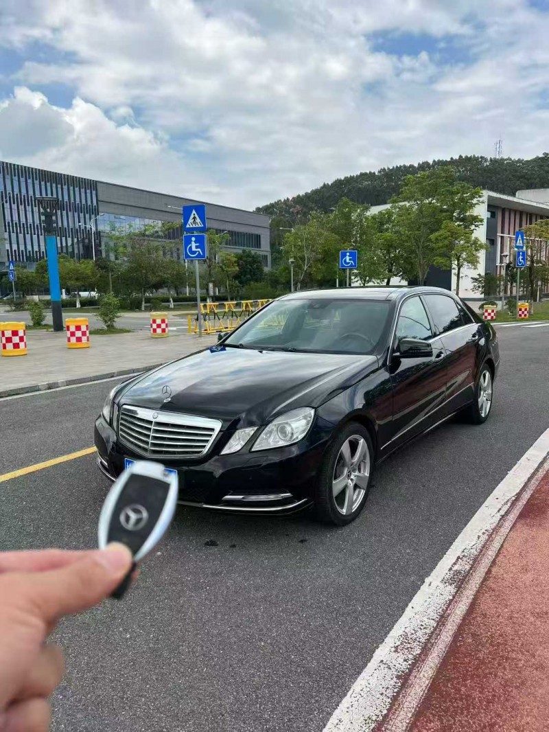 賀州13年奔馳E2