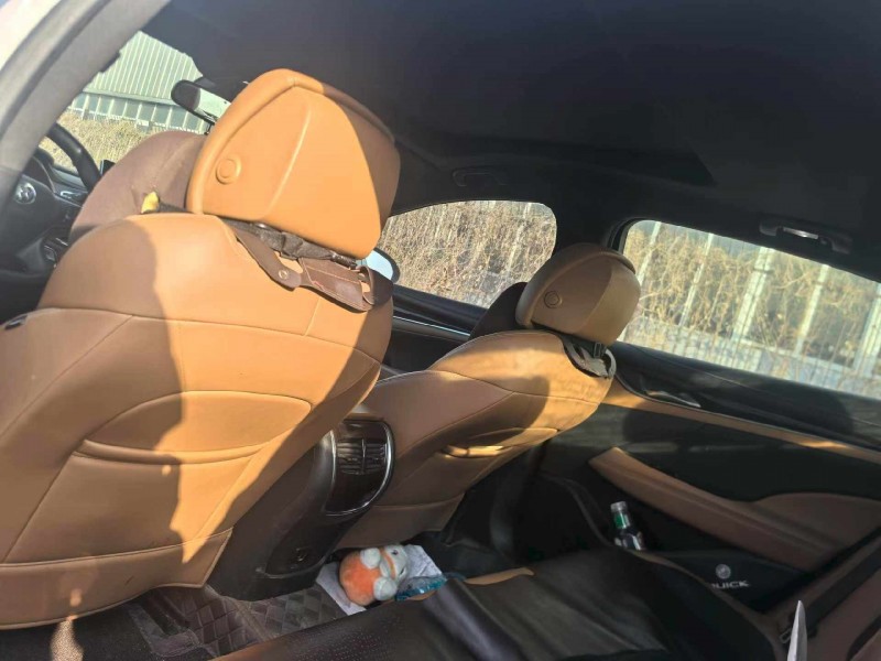 徐州17年别克君越5