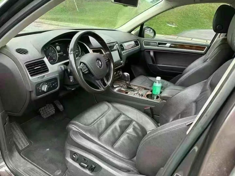 湛江15年大众途锐4