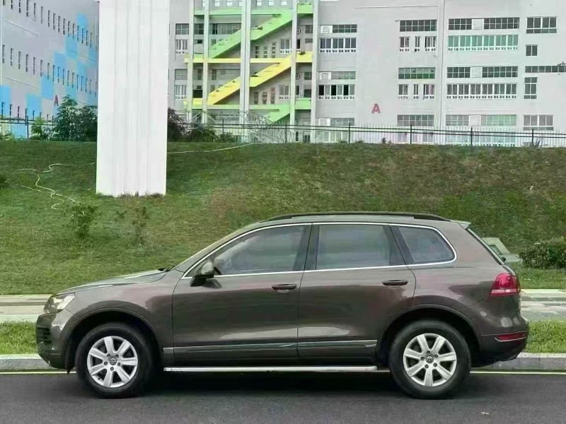 湛江15年大众途锐7