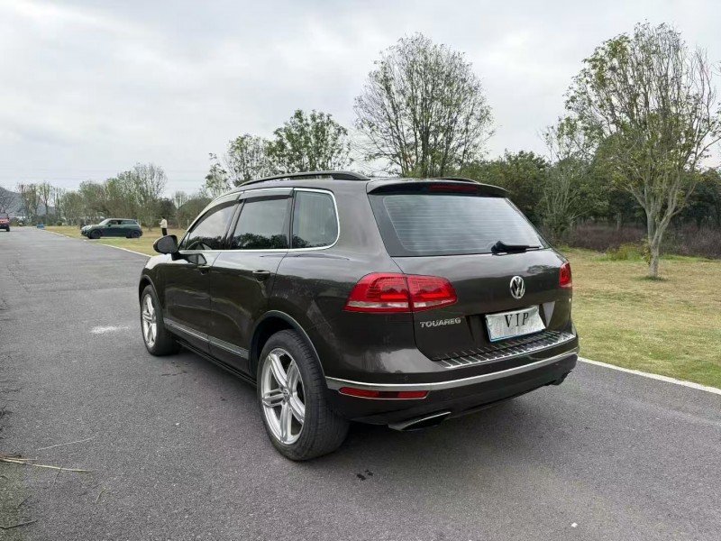 汕头17年大众途锐7