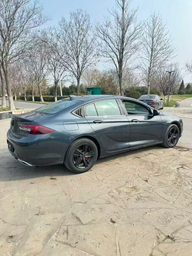 菏泽20年别克君威8