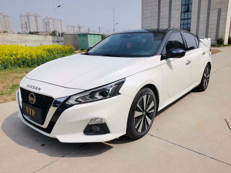 襄阳21年日产天籁3