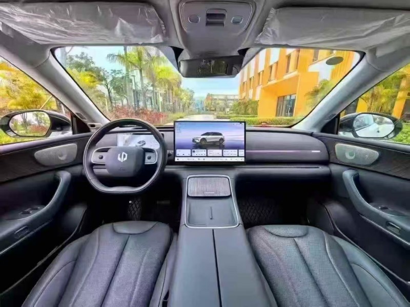 湛江25年零跑汽车C116