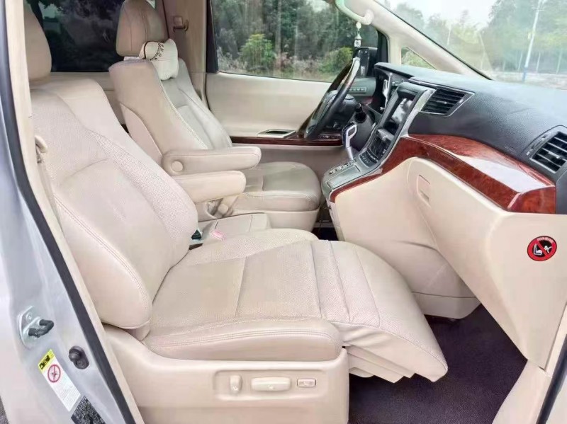 江门11年丰田埃尔法5