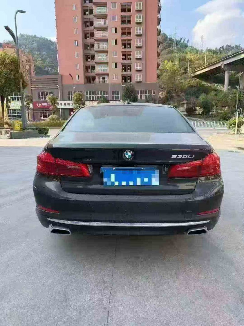 重庆20年宝马5系8