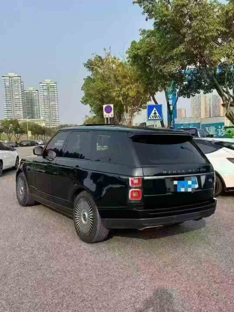 重庆19年路虎揽胜运动8