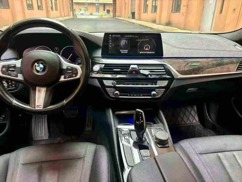 重庆19年宝马5系4