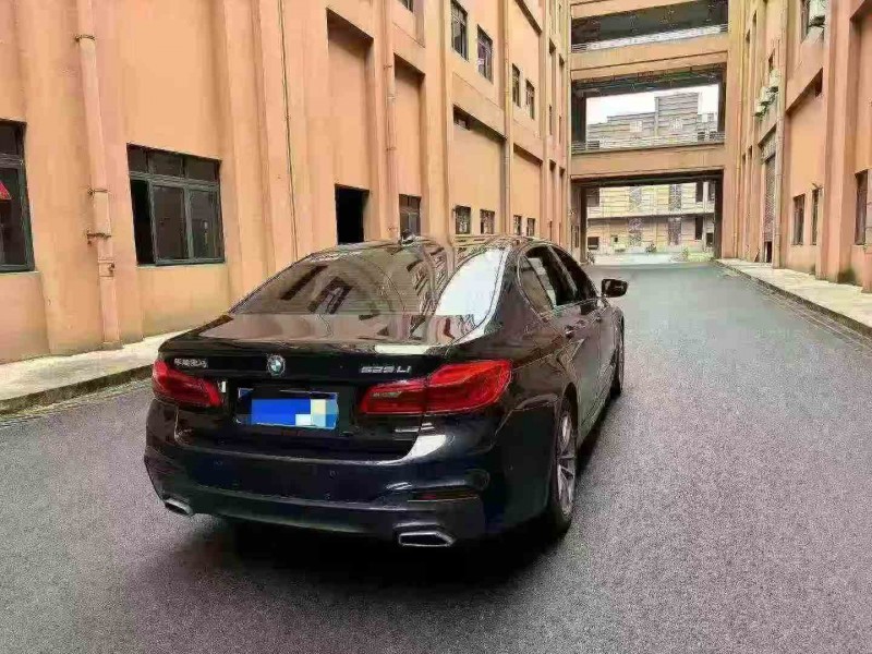 重庆19年宝马5系9