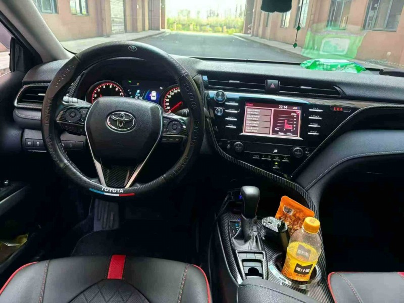 重庆18年丰田凯美瑞4