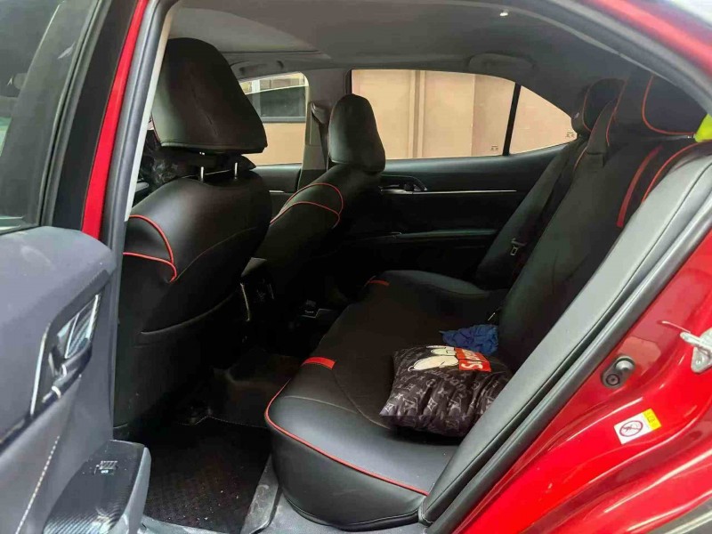 重庆18年丰田凯美瑞6