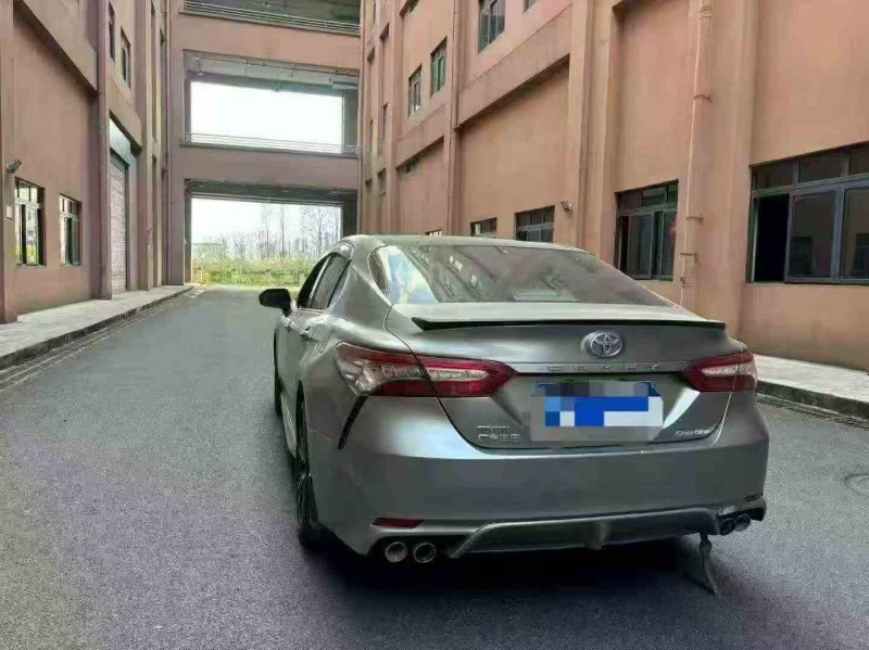 重庆18年丰田凯美瑞7