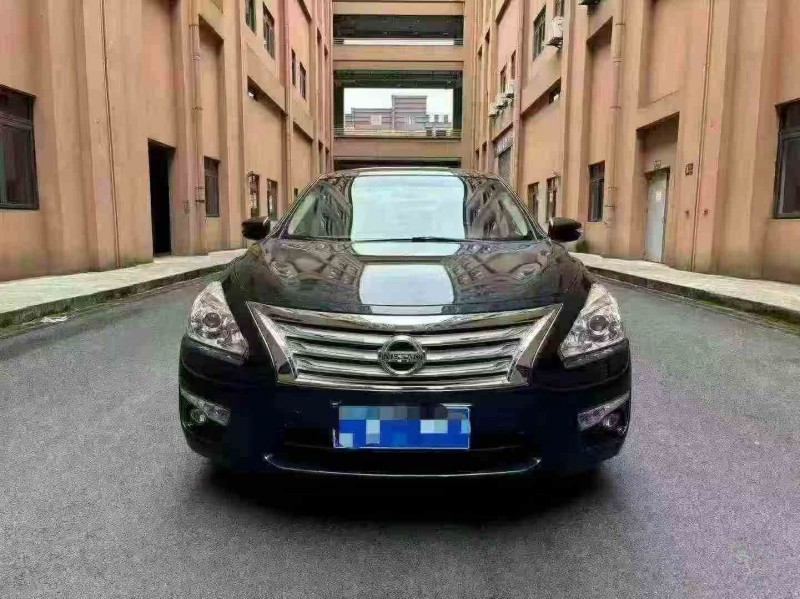 重庆14年日产天籁1