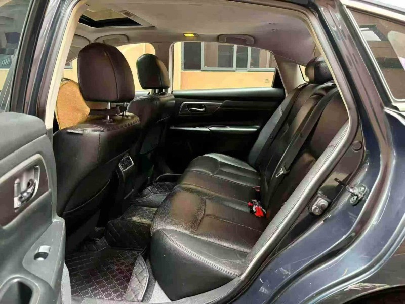 重庆14年日产天籁5