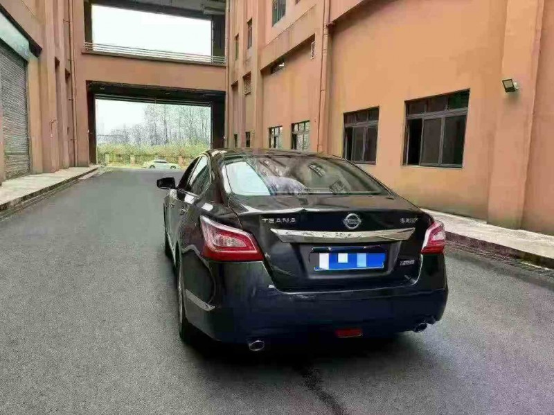 重庆14年日产天籁7