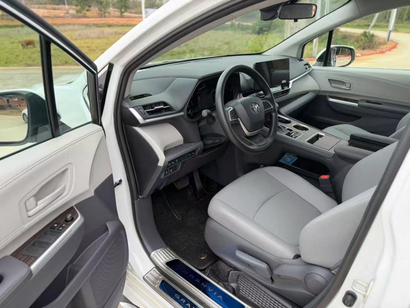 湛江25年丰田普瑞维亚7