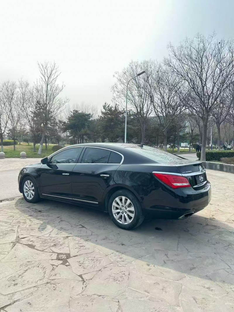 菏泽15年别克君越8