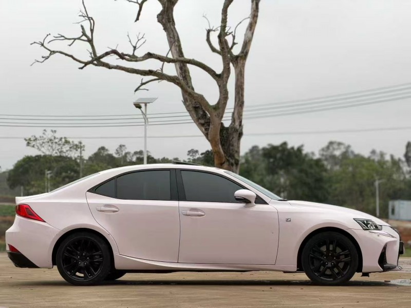 湛江19年雷克萨斯IS2