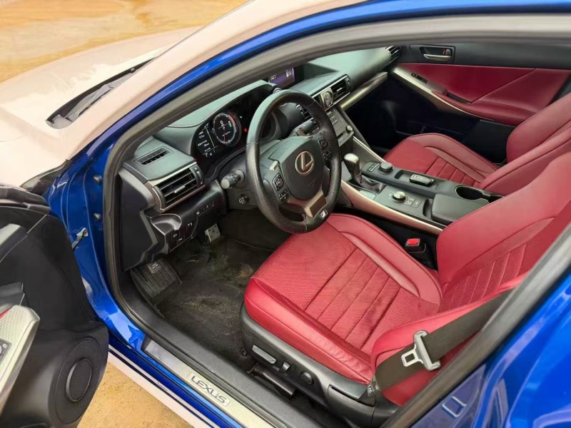 湛江19年雷克萨斯IS8