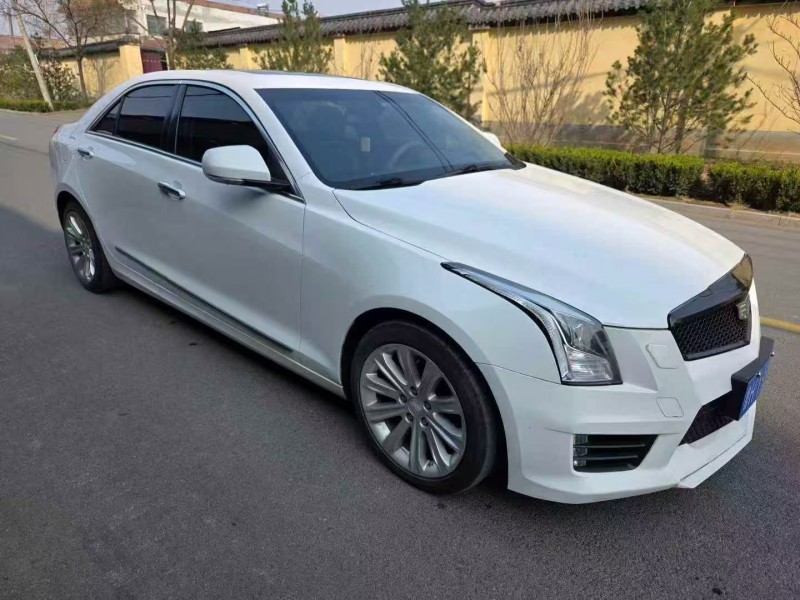 济宁19年凯迪拉克ATS3