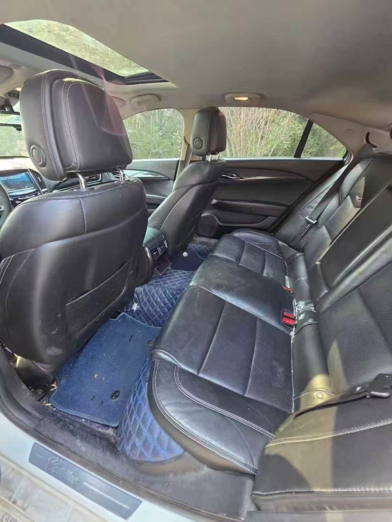 济宁19年凯迪拉克ATS6