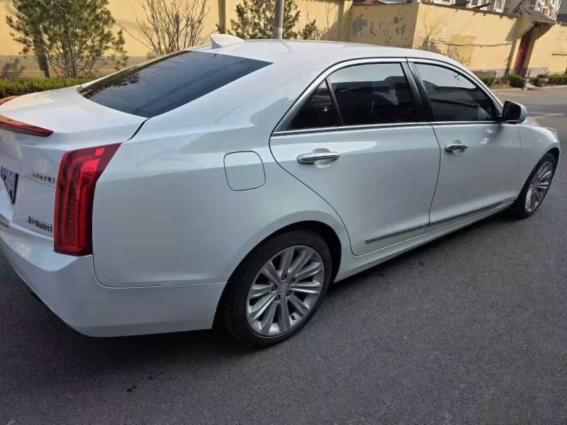 济宁19年凯迪拉克ATS8