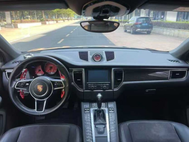 东莞15年保时捷Macan9
