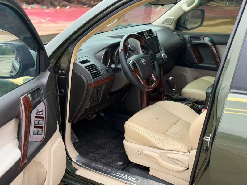湛江12年丰田普拉多7