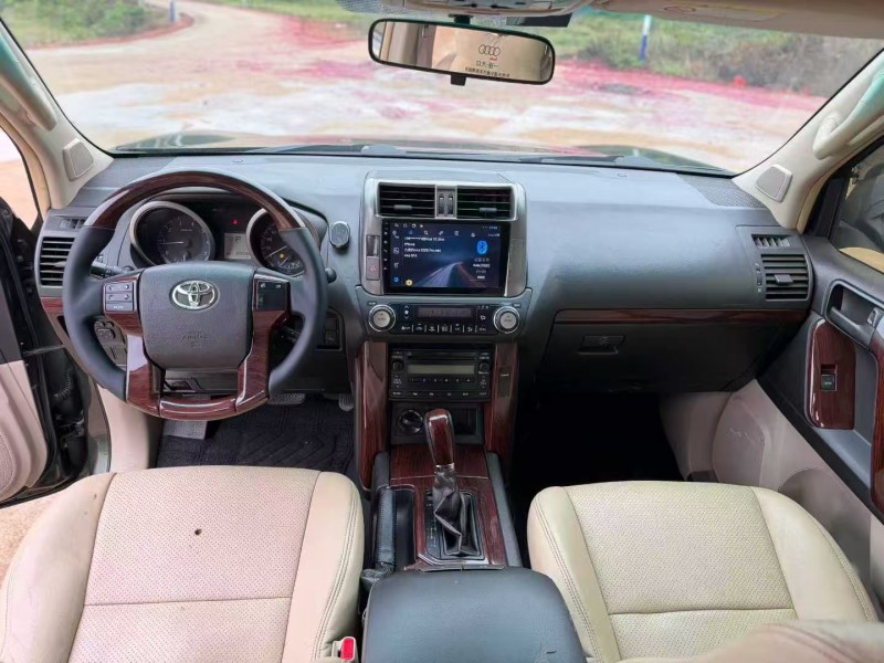 湛江12年丰田普拉多8