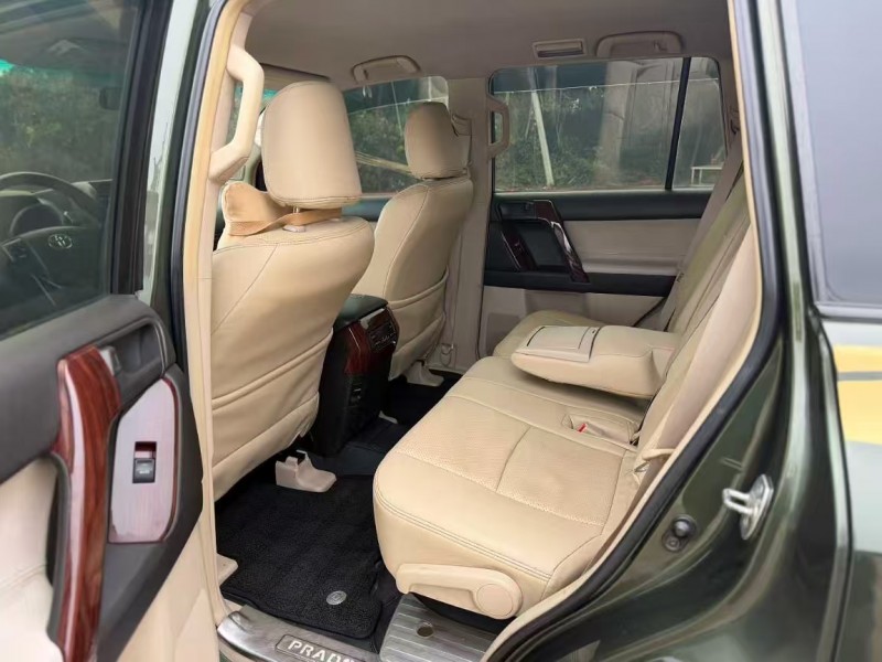 湛江12年丰田普拉多9