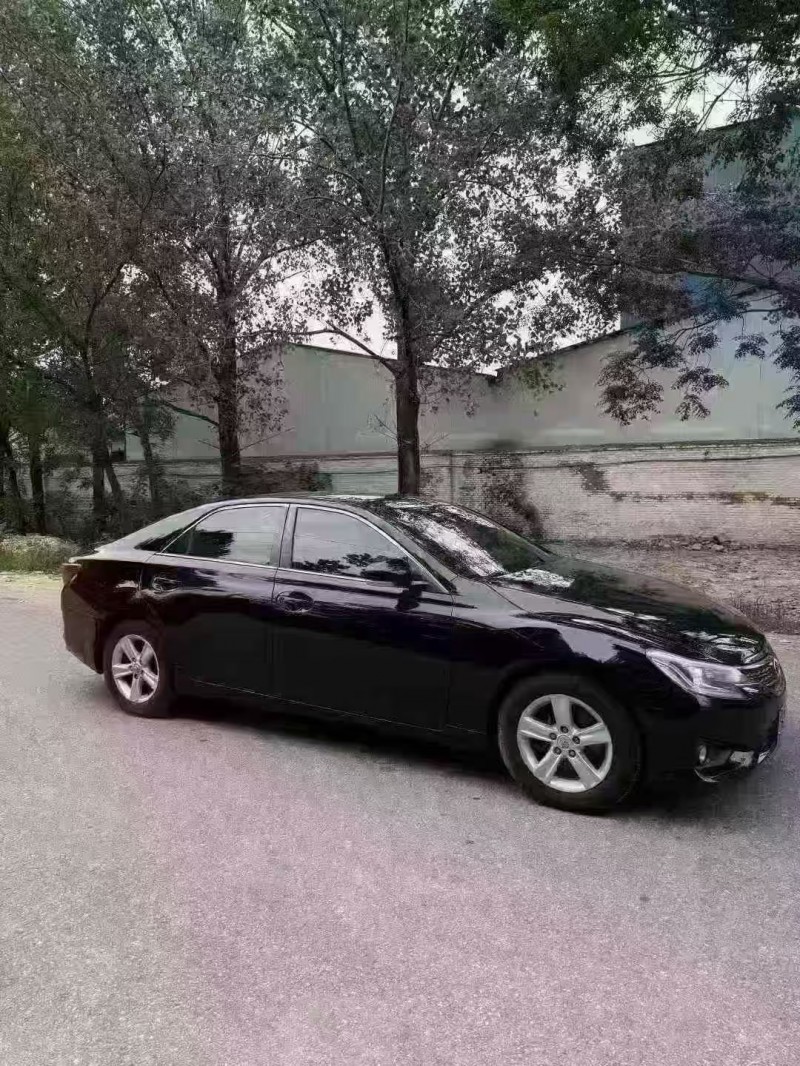 菏泽14年丰田锐志2