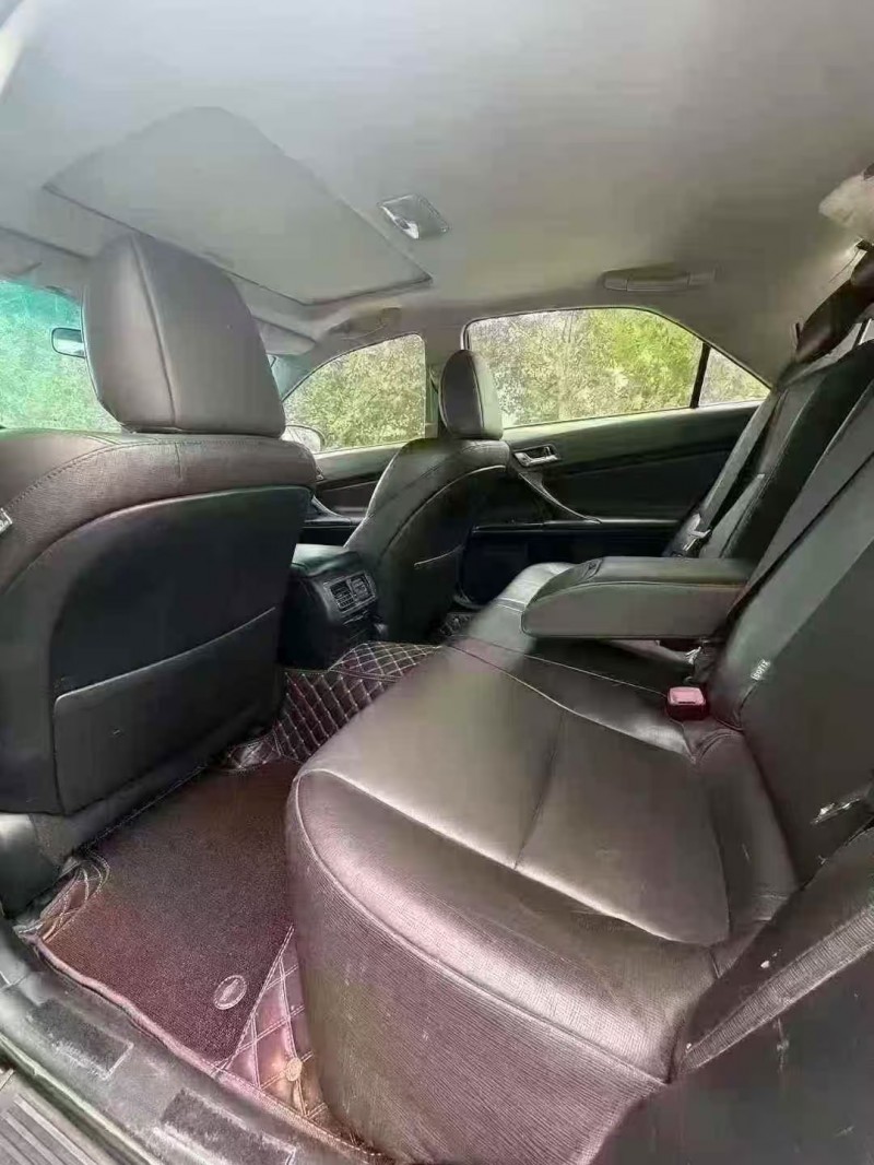 菏泽14年丰田锐志4