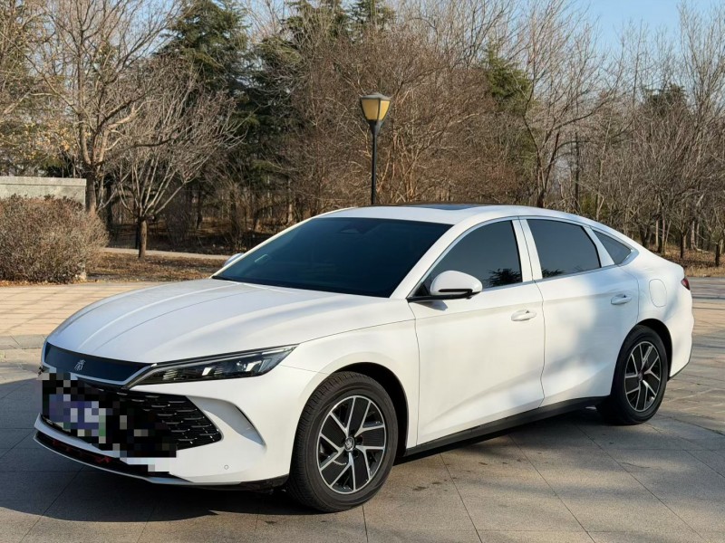 青岛25年比亚迪秦3