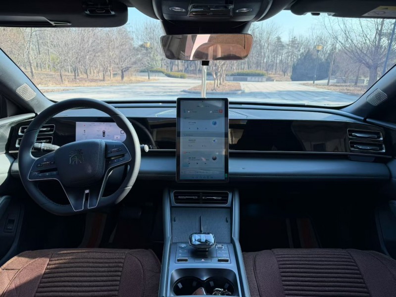 青岛25年比亚迪秦5