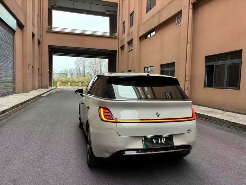 重庆23年宝骏云朵6