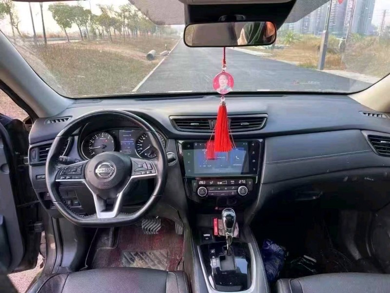 湛江20年日產奇駿6