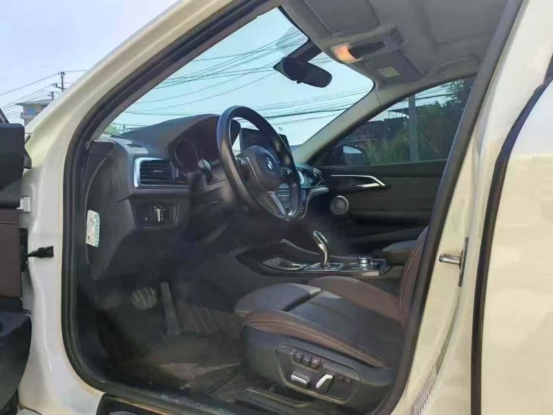 桂林23年宝马1系5