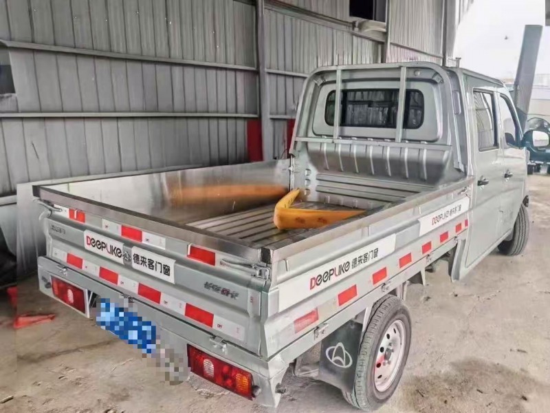 铜仁25年长安汽车跨越王4