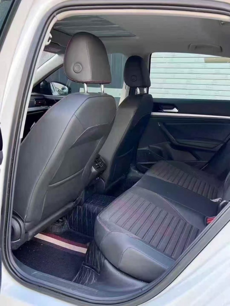 安顺25年大众朗逸6