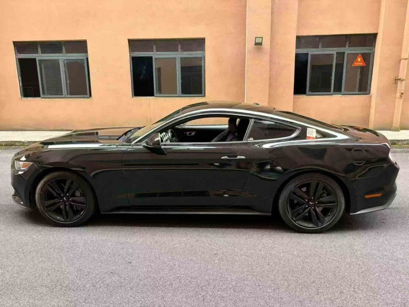 重庆18年福特野马6