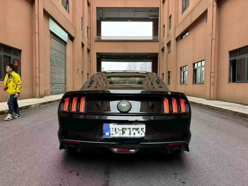 重庆18年福特野马8