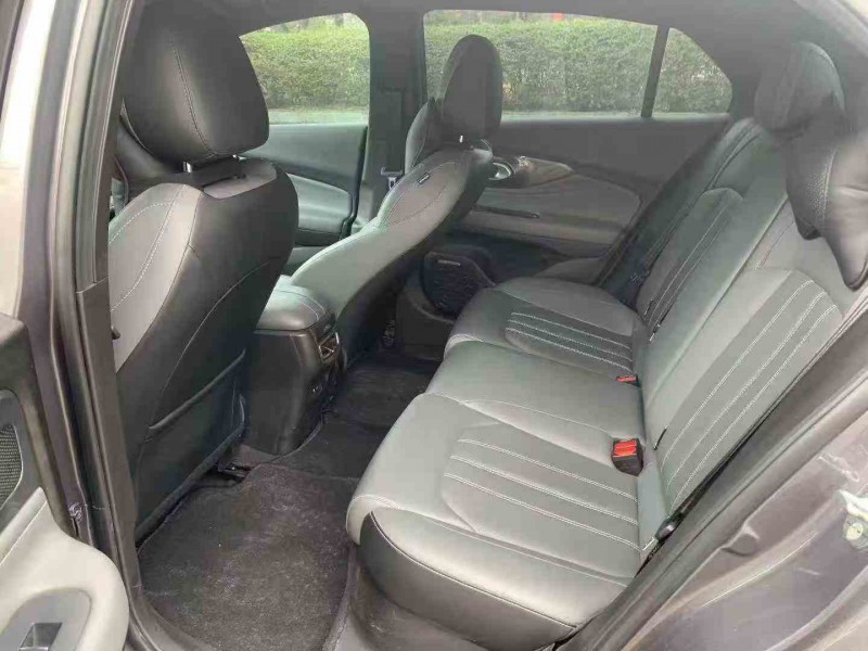 珠海25年传祺影豹6